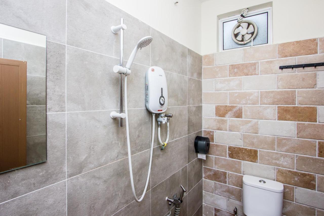 Surprised Homestay Баттерворт Экстерьер фото